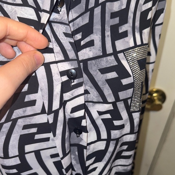 Stylish Black and White Button Down Shirt - Picture 8 of 16